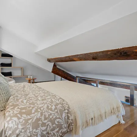 Appartement Renting - 3 Massena - Chic Escape Luxury Duplex Place Massena