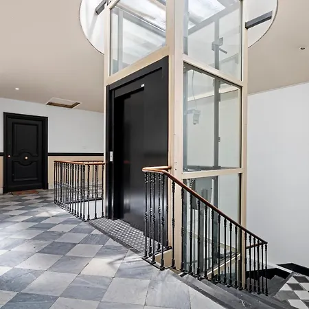 Appartement Renting - 3 Massena - Chic Escape Luxury Duplex Place Massena