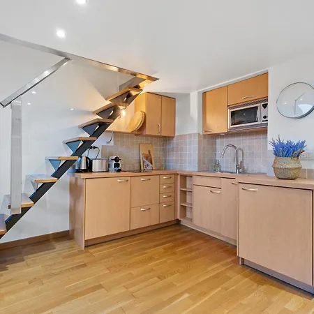 Renting - 3 Massena - Chic Escape Luxury Duplex Place Massena Νίκαια